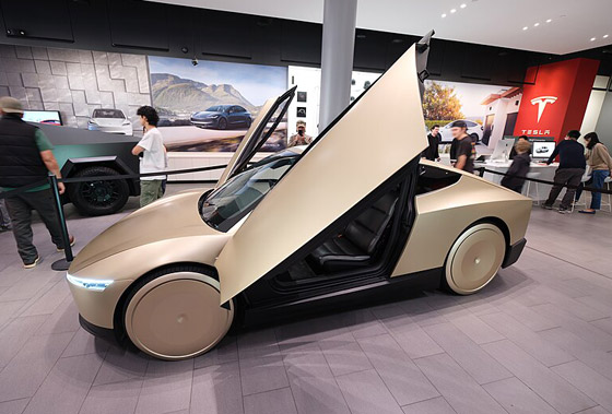 صورة رقم 4 - ماسك يستعرض سيارة أجرة آلية طال انتظارها.. فيديو وصور صورة رقم 4 - ماسك يستعرض سيارة أجرة آلية طال انتظارها.. فيديو وصور