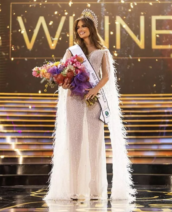 بالصور: تعرفوا إلى أجمل النساء في عام 2024 صورة رقم 18