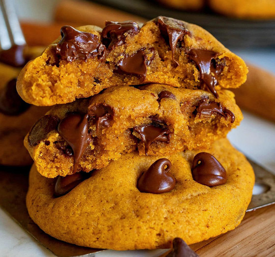 إليكم طريقة تحضير كوكيز اليقطين برقائق الشوكولاتة الطيبة صورة رقم 4