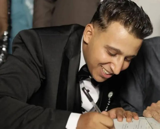 عريس مصري يسقط قتيلا بطعنة في القلب أمام المارة.. لسبب لا يصدق صورة رقم 2 عريس مصري يسقط قتيلا بطعنة في القلب أمام المارة.. لسبب لا يصدق صورة رقم 2