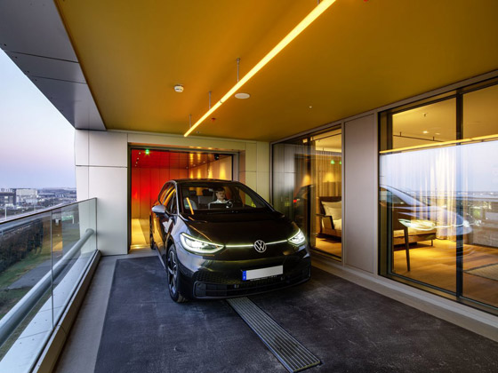 في ألمانيا.. هذا الفندق يسمح للضيوف بركن سيارتهم بجوار السرير! صورة رقم 7 في ألمانيا.. هذا الفندق يسمح للضيوف بركن سيارتهم بجوار السرير! صورة رقم 7