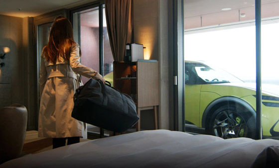 في ألمانيا.. هذا الفندق يسمح للضيوف بركن سيارتهم بجوار السرير! صورة رقم 8 في ألمانيا.. هذا الفندق يسمح للضيوف بركن سيارتهم بجوار السرير! صورة رقم 8