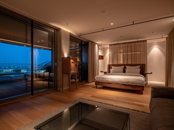 في ألمانيا.. هذا الفندق يسمح للضيوف بركن سيارتهم بجوار السرير! صورة رقم 9 في ألمانيا.. هذا الفندق يسمح للضيوف بركن سيارتهم بجوار السرير! صورة رقم 9