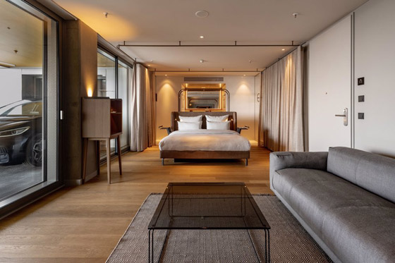 في ألمانيا.. هذا الفندق يسمح للضيوف بركن سيارتهم بجوار السرير! صورة رقم 10 في ألمانيا.. هذا الفندق يسمح للضيوف بركن سيارتهم بجوار السرير! صورة رقم 10