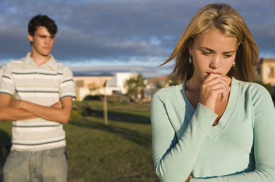 تحاول السيطرة على مشاعرها.. 3 أبراج تخاف من الحب صورة رقم 2 تحاول السيطرة على مشاعرها.. 3 أبراج تخاف من الحب صورة رقم 2