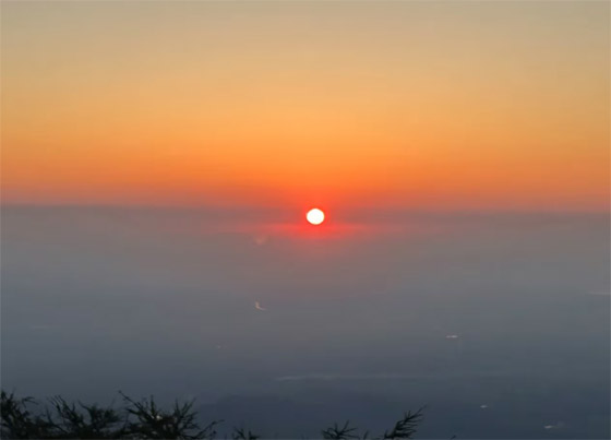 في حال شعرت بالوحدة.. يمكنك استئجار صديق لتسلق الجبال في الصين صورة رقم 5 في حال شعرت بالوحدة.. يمكنك استئجار صديق لتسلق الجبال في الصين صورة رقم 5