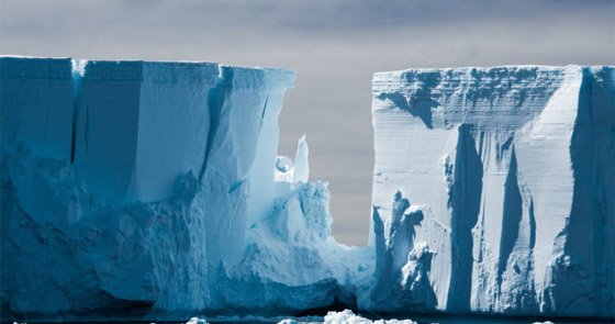 أكبر جبل جليدي في العالم يتحرك لأول مرة منذ 30 عاما صورة رقم 3 أكبر جبل جليدي في العالم يتحرك لأول مرة منذ 30 عاما صورة رقم 3