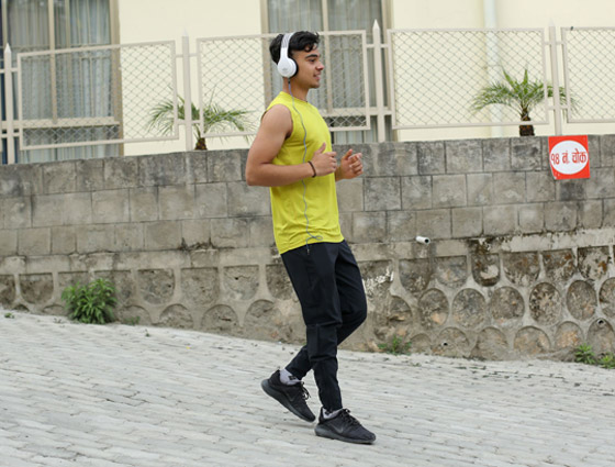 منها فقدان الوزن.. 6 فوائد صحية خفية للمشي إلى الخلف صورة رقم 3 منها فقدان الوزن.. 6 فوائد صحية خفية للمشي إلى الخلف صورة رقم 3