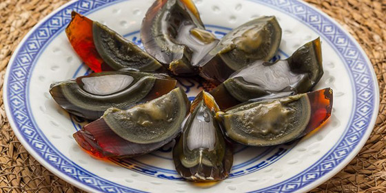 بالصور: تعرفوا إلى أغرب 10 مأكولات حول العالم صورة رقم 1