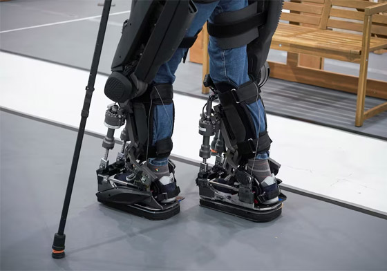 روبوت يساعد مرضى الشلل النصفي على المشي وصعود الدرج صورة رقم 3