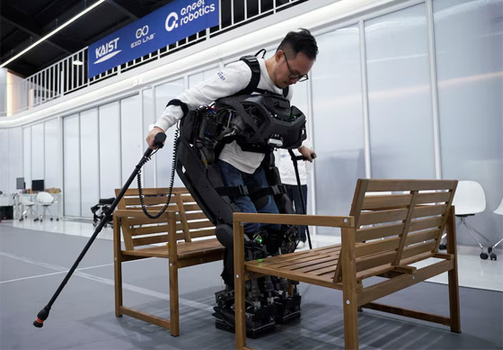 روبوت يساعد مرضى الشلل النصفي على المشي وصعود الدرج صورة رقم 5