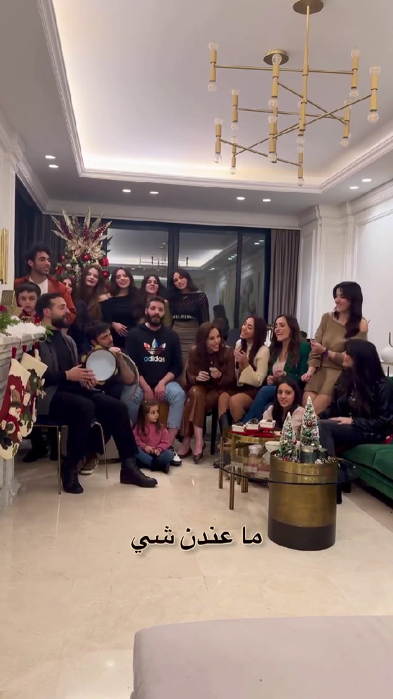 بعد (ليلة عيد)، عائلة (نعمة) الفنية في اغنية جديدة بمناسبة عيد الميلاد المجيد.. صورة رقم 4