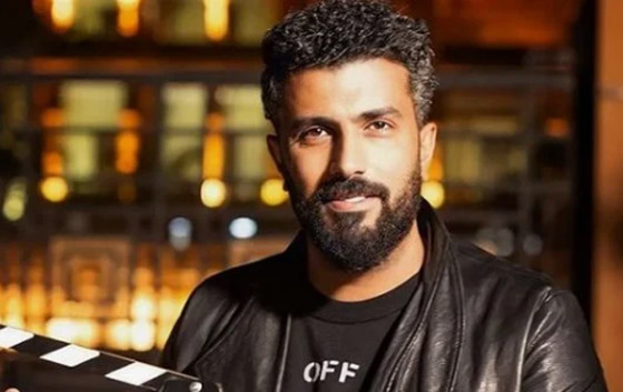 بعد فوزه بجائزة أفضل مخرج: قبلات محمد سامي الحميمة لمي عمر صورة رقم 6