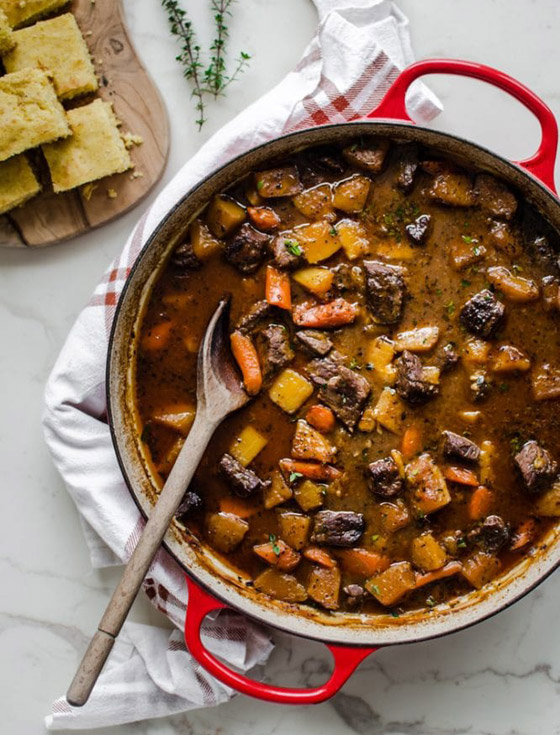 إليكم طريقة تحضير قدر لحم البقر والخضروات.. لعشاق البرد صورة رقم 4 إليكم طريقة تحضير قدر لحم البقر والخضروات.. لعشاق البرد صورة رقم 4