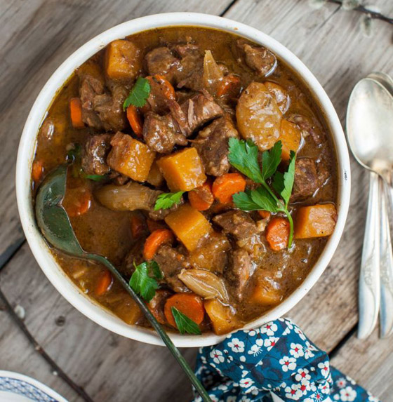 إليكم طريقة تحضير قدر لحم البقر والخضروات.. لعشاق البرد صورة رقم 6 إليكم طريقة تحضير قدر لحم البقر والخضروات.. لعشاق البرد صورة رقم 6