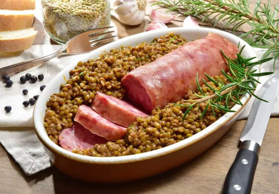 تتناولها شعوب العالم ليلة رأس السنة.. 9 أكلات تجلب الحظ والرخاء في 2025 صورة رقم 7