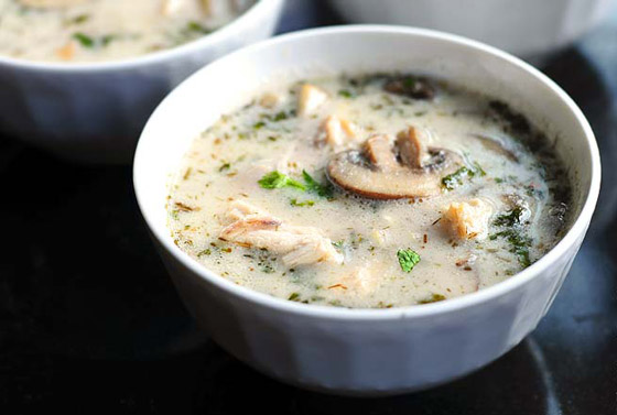 إليكم طريقة تحضير حساء الدجاج بجوز الهند.. لذة التناقض شهية صورة رقم 6 إليكم طريقة تحضير حساء الدجاج بجوز الهند.. لذة التناقض شهية صورة رقم 6