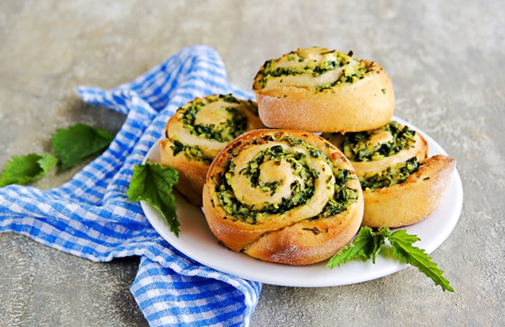 إليكم طريقة تحضير فطيرة الجبن بالأعشاب الطيبة صورة رقم 1 إليكم طريقة تحضير فطيرة الجبن بالأعشاب الطيبة صورة رقم 1