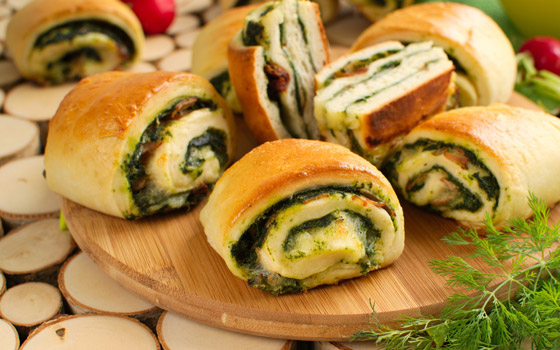 إليكم طريقة تحضير فطيرة الجبن بالأعشاب الطيبة صورة رقم 3 إليكم طريقة تحضير فطيرة الجبن بالأعشاب الطيبة صورة رقم 3