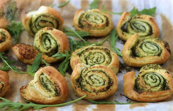 إليكم طريقة تحضير فطيرة الجبن بالأعشاب الطيبة صورة رقم 5 إليكم طريقة تحضير فطيرة الجبن بالأعشاب الطيبة صورة رقم 5