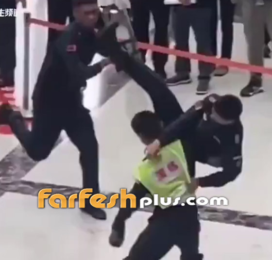 شرطي صيني يُلقي القبض على مجرم بضربة قاضية مدهشة.. فيديو صورة رقم 2