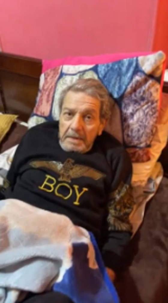 فنان مصري يتوسل للمشاركة في عمل: صحته متدهورة وباع اثاث بيته ومعرّض للطرد! صورة رقم 5