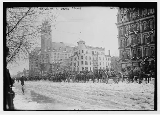 بهذا العام.. أزالت واشنطن 58 ألف طن من الثلوج لإنجاح حفل التنصيب صورة رقم 4