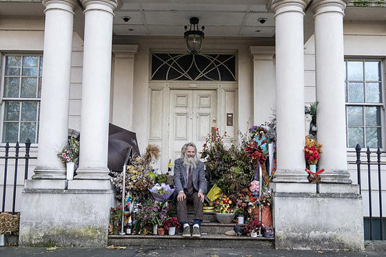 فقير مشرد يعيش حياة الأثرياء في أفخم أحياء لندن.. فما القصة؟ صورة رقم 9 فقير مشرد يعيش حياة الأثرياء في أفخم أحياء لندن.. فما القصة؟ صورة رقم 9