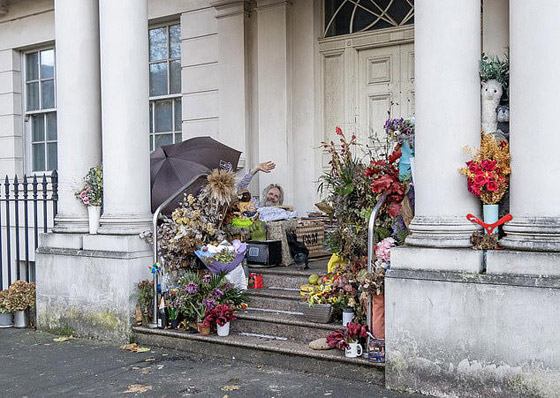 فقير مشرد يعيش حياة الأثرياء في أفخم أحياء لندن.. فما القصة؟ صورة رقم 12 فقير مشرد يعيش حياة الأثرياء في أفخم أحياء لندن.. فما القصة؟ صورة رقم 12