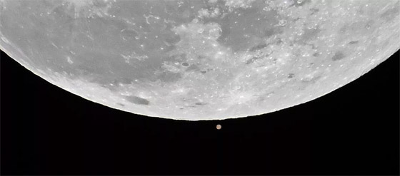 لحظات ساحرة.. أول قمر مكتمل لعام 2025 صورة رقم 5 لحظات ساحرة.. أول قمر مكتمل لعام 2025 صورة رقم 5