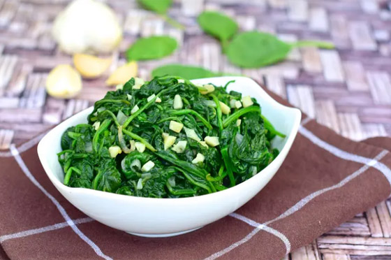 بينها السبانخ.. أطعمة خارقة لتقوية الساقين صورة رقم 4