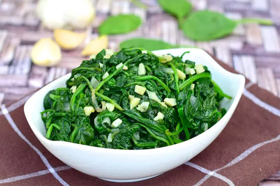 بينها اللوز والسبانخ.. 10 أطعمة خارقة لتقوية عضلات الساقين صورة رقم 4