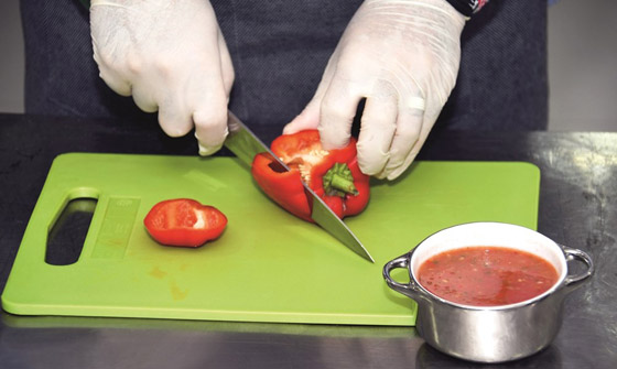 اليكم طريقة تحضير سمك بصلصة الطماطم صورة رقم 2