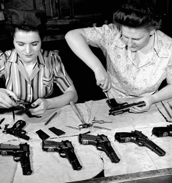 عمرها 500 سنة.. تعرف على أقدم من يصنع الأسلحة بالعالم صورة رقم 5