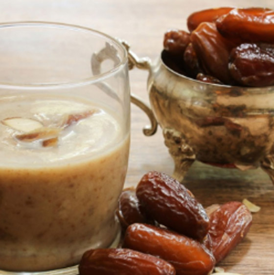 اليكم طريقة تحضير مخفوق التمر باللوز مع القرفة صورة رقم 3