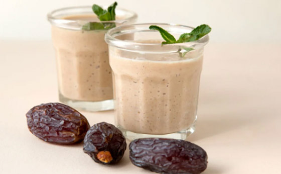 اليكم طريقة تحضير مخفوق التمر باللوز مع القرفة صورة رقم 5