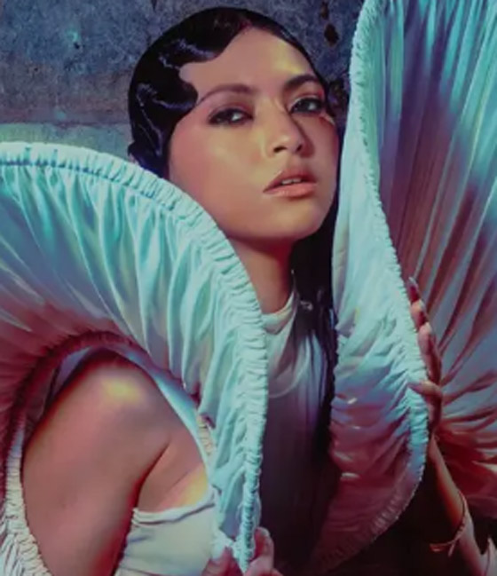 فرد أمن يهدد ممثلة مصرية شابة محاولا الزواج منها رغما عنها! صورة رقم 3