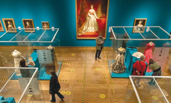 تسبب بإغلاق متحف لأسبوع كامل.. بريطاني ينتقم لطرده من العمل صورة رقم 1