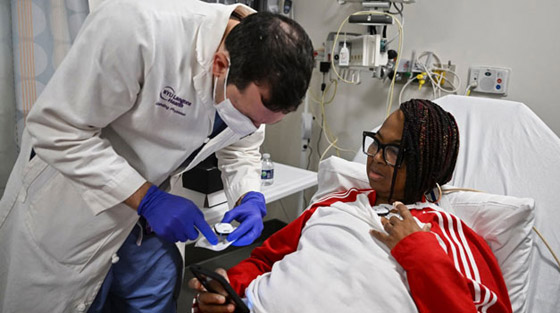 بعد 61 يوما.. أمريكية تعيش بكلية خنزير تسجل إنجازا طبيا كبيرا صورة رقم 2