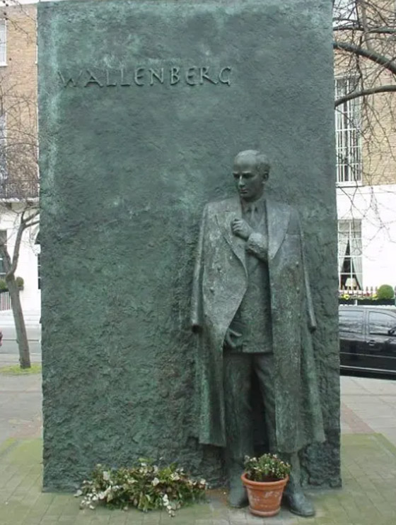 على مر تاريخها.. منحت أميركا المواطنة الفخرية لـ8 فقط صورة رقم 7