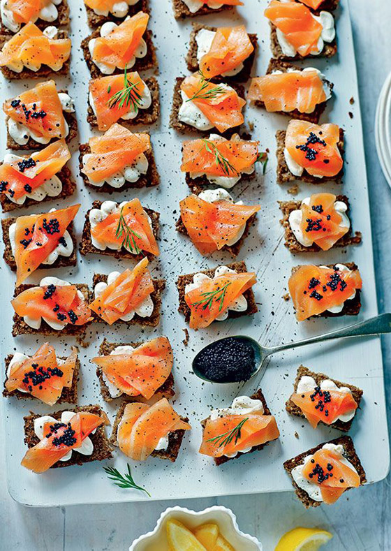 إليكم وصفة السلمون المدخن على خبز الجاودار.. مقبلات فاخرة وسريعة صورة رقم 7