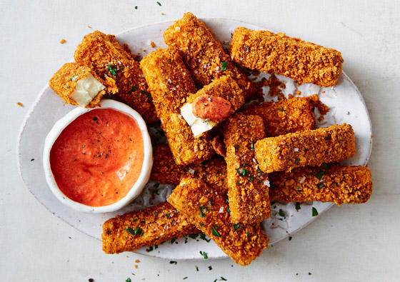 إليكم طريقة تحضير أصابع جبنة الحلوم المقرمشة الشهية صورة رقم 3 إليكم طريقة تحضير أصابع جبنة الحلوم المقرمشة الشهية صورة رقم 3