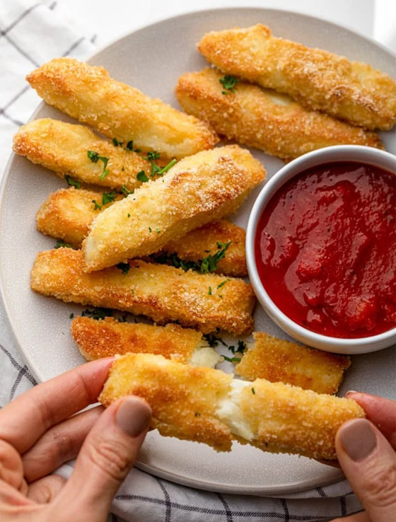 إليكم طريقة تحضير أصابع جبنة الحلوم المقرمشة الشهية صورة رقم 5 إليكم طريقة تحضير أصابع جبنة الحلوم المقرمشة الشهية صورة رقم 5