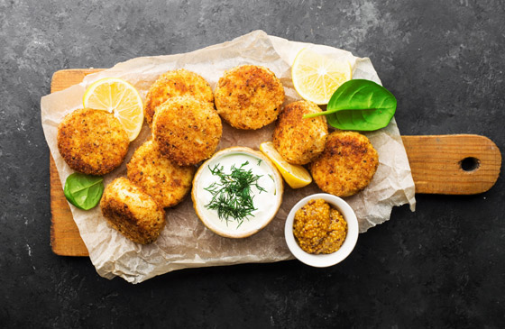 إليكم طريقة تحضير فطائر التونة المقرمشة.. وجبة خفيفة وشهية صورة رقم 1