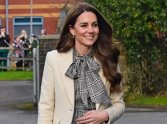 الأميرة كيت ميدلتون تبهر الجميع بموقف إنساني مؤثر: أوقفت موكبها الملكي من أجل طفلة! صورة رقم 5 الأميرة كيت ميدلتون تبهر الجميع بموقف إنساني مؤثر: أوقفت موكبها الملكي من أجل طفلة! صورة رقم 5