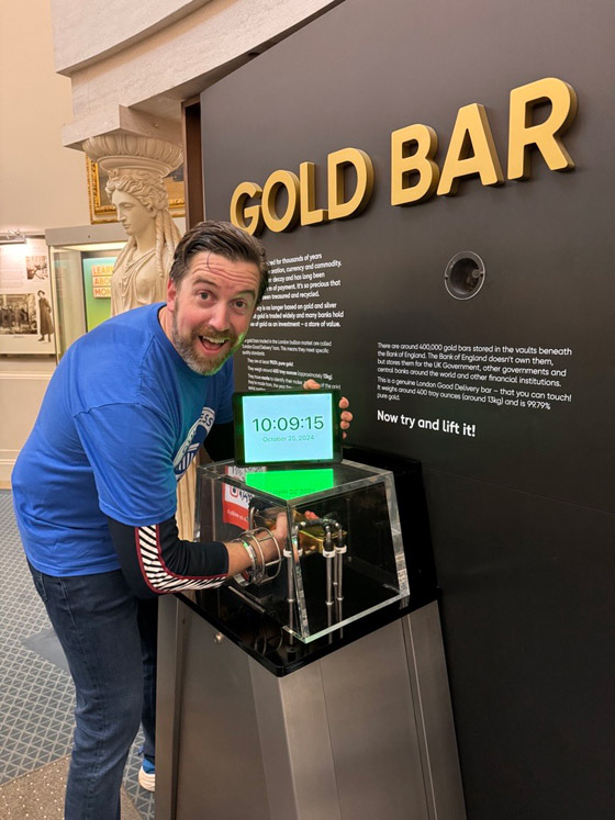 صورة رقم 7 - بريطاني يحقق رقما قياسيا عالميا بزيارة 42 متحفا في أقل من 12 ساعة صورة رقم 7 - بريطاني يحقق رقما قياسيا عالميا بزيارة 42 متحفا في أقل من 12 ساعة