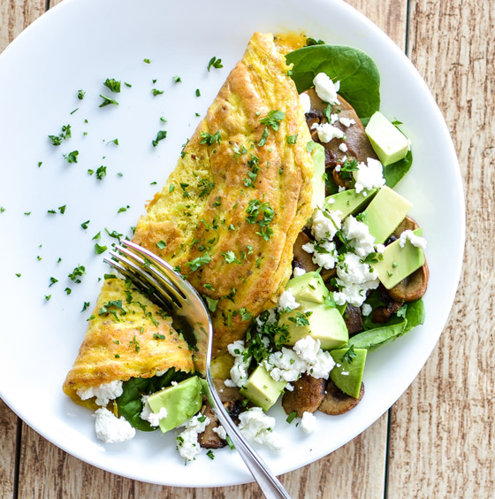 وصفة عجة الفطر مع جبن الماعز والزعتر.. تستحق الاستيقاظ من أجلها صورة رقم 4