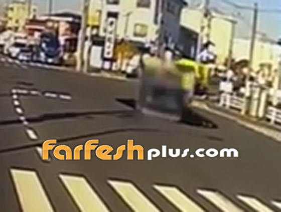 فيديو: بالوعة أرضية تبتلع شاحنة وسائقها في ثانيتين في اليابان صورة رقم 2