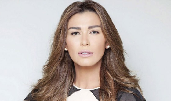 كنًة الممثلة اللبنانية نادين الراسي (خطيبة ابنها) تحتفل بعيد ميلادها..  شقراء جميلة تحب حماتها  صورة رقم 5