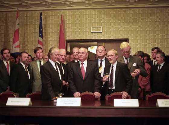 بعد انقسام استمر 45 سنة.. هذه الاتفاقية وحّدت ألمانيا صورة رقم 2